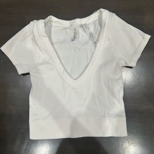 As revival - white v neck ribbed top size small